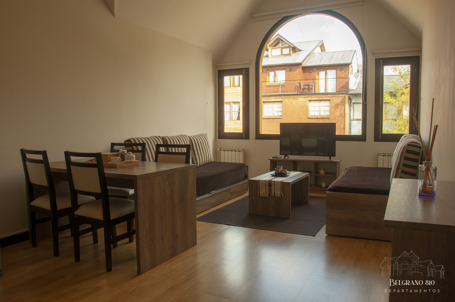 Departamento 1 · Belgrano 810